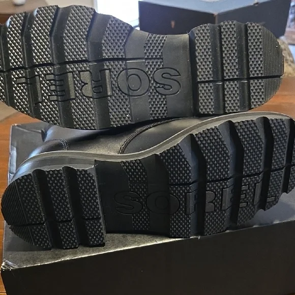 Sorel Black Lace-Up Women's Boots - Picture 3 of 11